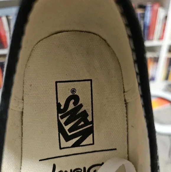 Vans X Disney Mickey Mouse Authentic Sneakers Limited Edition 7 - Picture 12 of 16